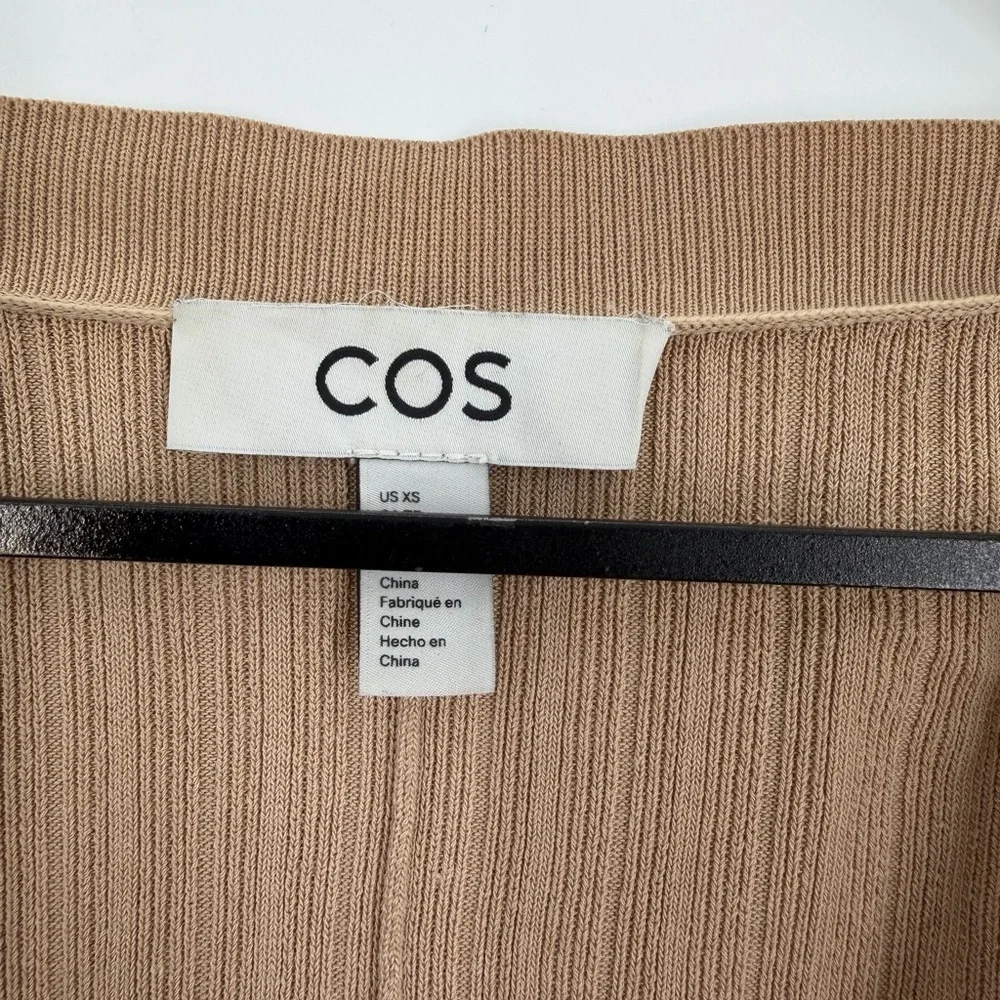 Cos Loose Fit Ribbed Raglan Sleeve Cardigan In Beige - Picture 4 of 7